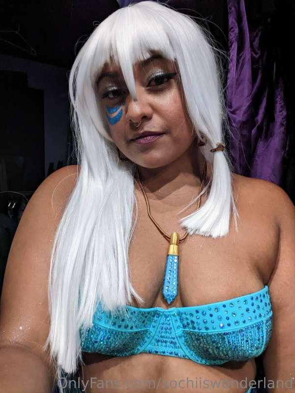 Swipe to remove Kida's top 💙🌊💙

Uploading the full performan..