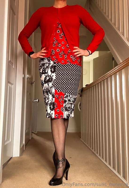 Who likes seamed stockings?? 