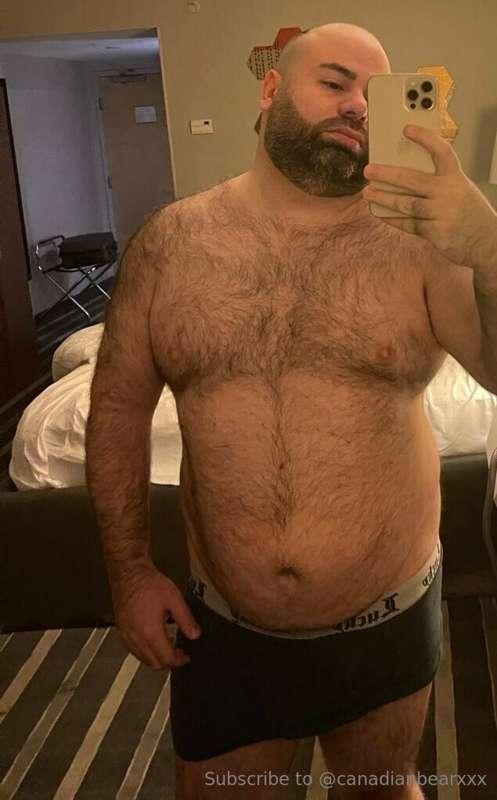 Nudes are on my main page onlyfans.com/canadianbearxxx