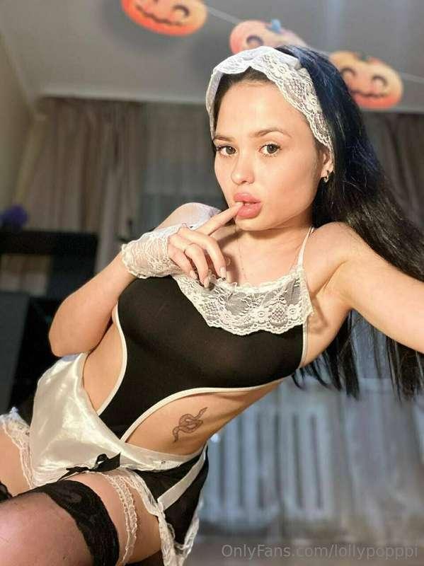 This maid has been naughty 😳