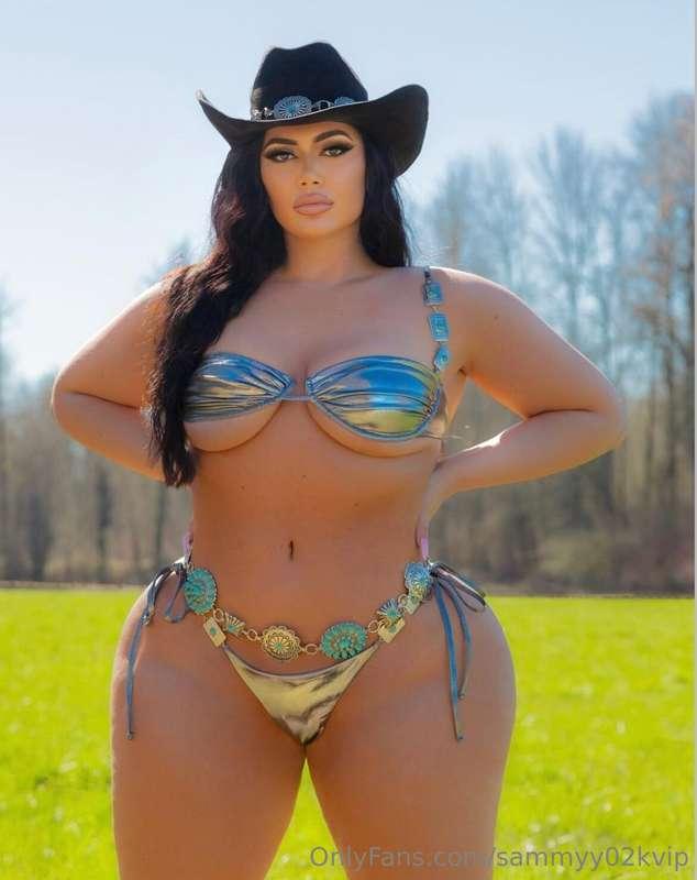 Sweet honey buckin 🔥