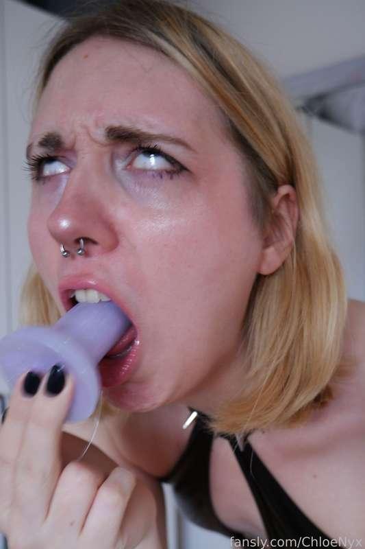 chloenyx image #2