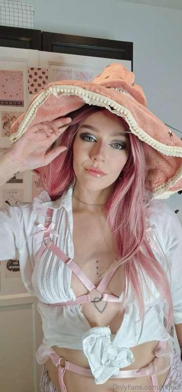The witch is in 
New super hot post @lotjeofsub