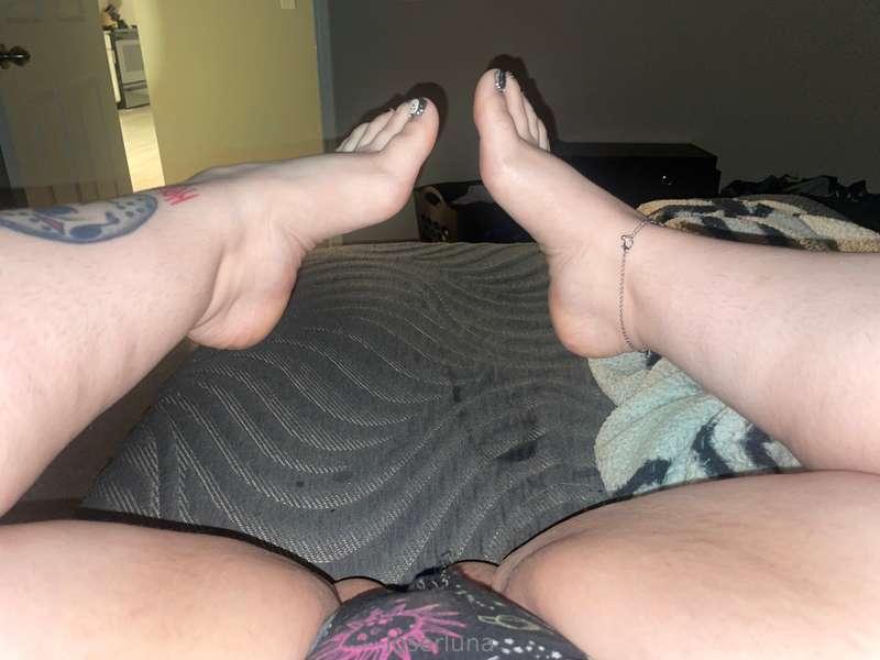 Feet pics are still available for my feet babies ❤️