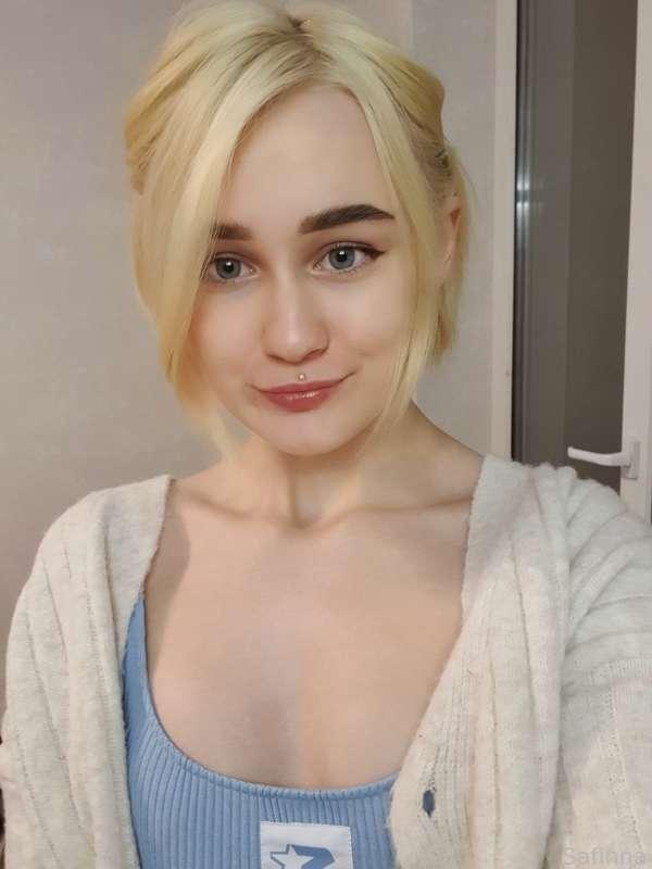 🌸 Cute Tuesday in a chat! 🌸


𓆩♡𓆪 #selfie #sexy #cute #petite #teen #sfw #fyp #blonde 𓆩♡𓆪