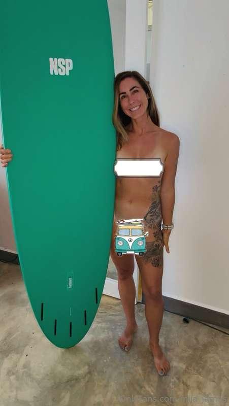 It’s that time of the year again! Your fav surfer🏄🏽‍♀️ is in..