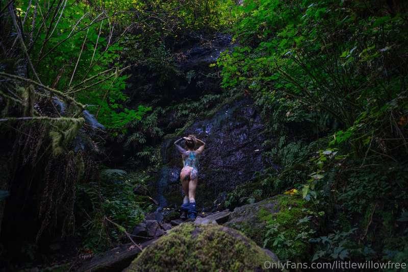 I am loving this weather, it calls for naked adventures. Wan..