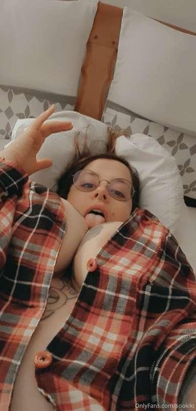 Hey! Demain j'ai une grosse annonce à vous faire (aussi gros..