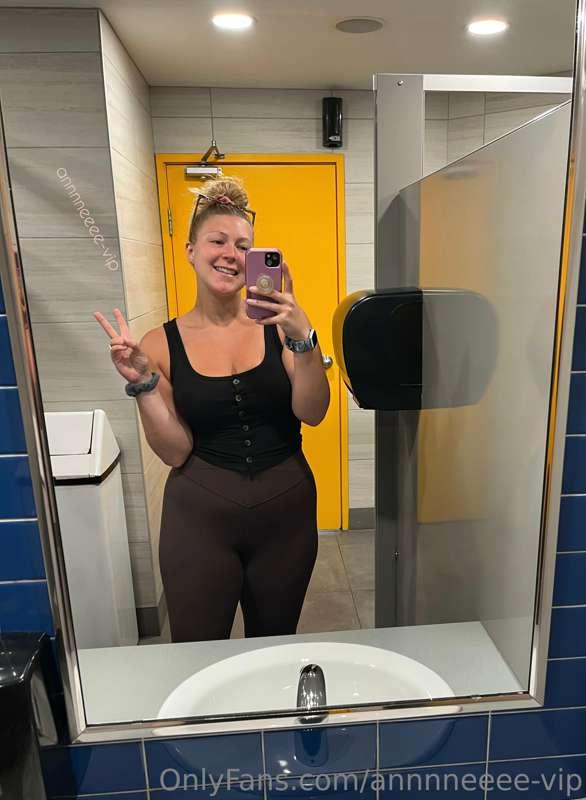 Gas station selfies ⛽️ 🤳🏼