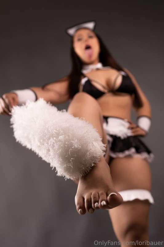 ***YOU WANNA LICK MY TOES?🥵👣***

***¿QUIERES LAMER MIS DEDOS..