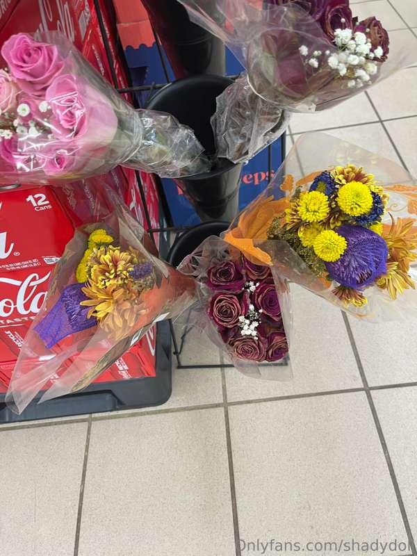 Will you tip me so I can get some flowers for myself? 🥺 I’ll..