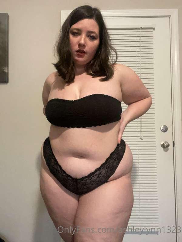 I just want a man to spoil me and let me worship his cock