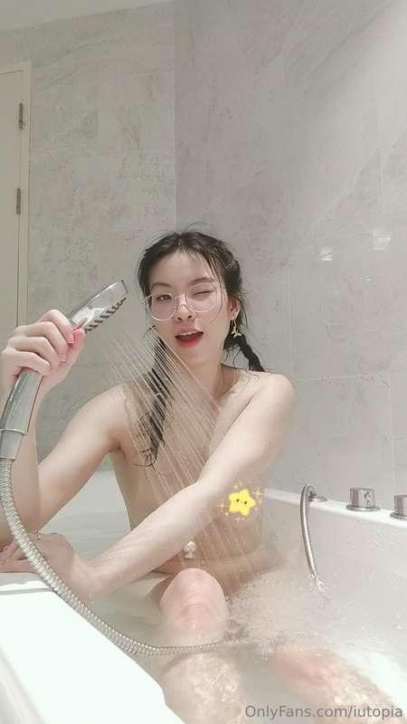 ชีวิตก็วนอยู่ในอ่างเงี้ยะ😝