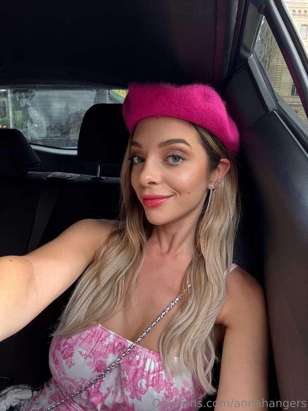 annahangers image #0