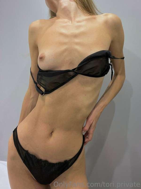 tori.private image #0