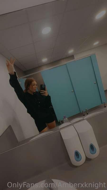 Back in the gym getting all hot and sweaty🥵