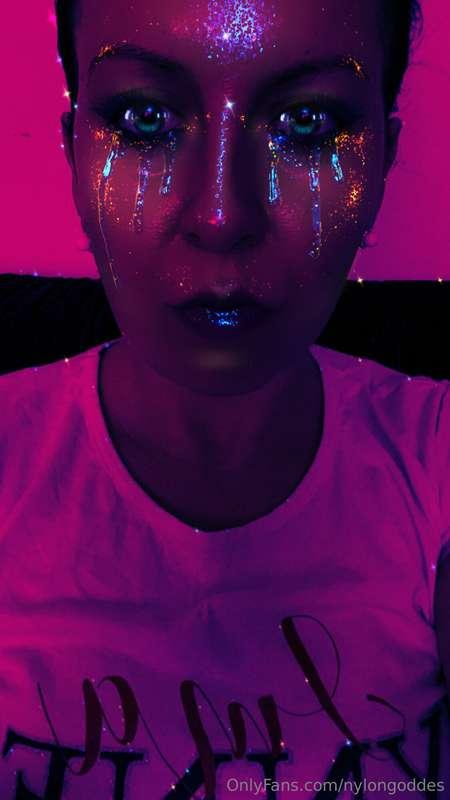 nylongoddes image #1