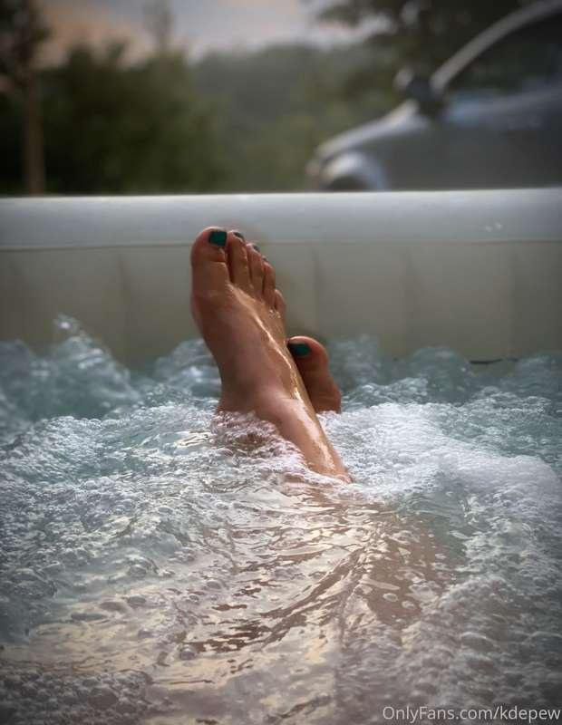 Enjoying some hot tub time 🤫