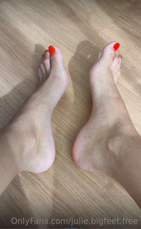 3 minutes measuring my big feet and long toes. You know you ..