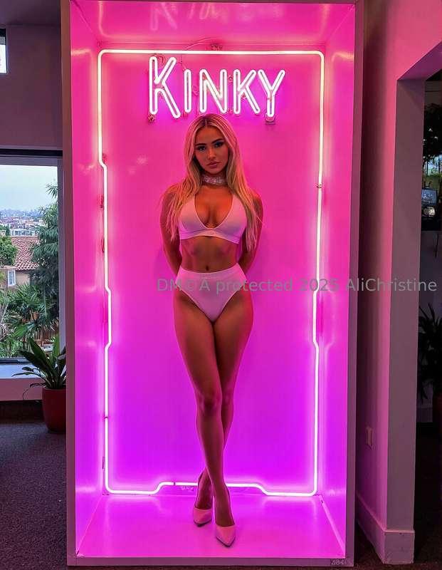 soft curves, dirty mind, and all yours 💕💕