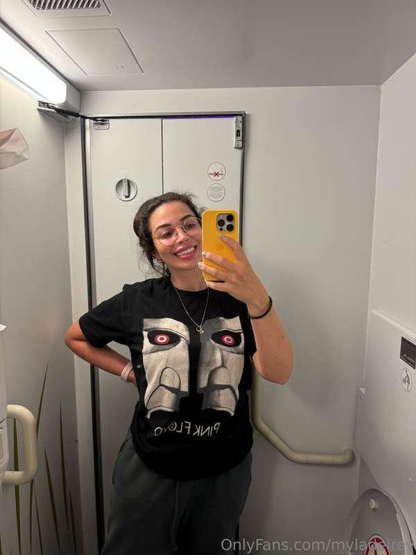 Are you a Pink Floyd fan too? 🤩 If so, what's your favorite ..