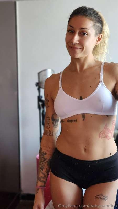 Jajaja 🙈 alguien que me venga a ayudar q ordenar mi ropa🙇🏼‍♀..