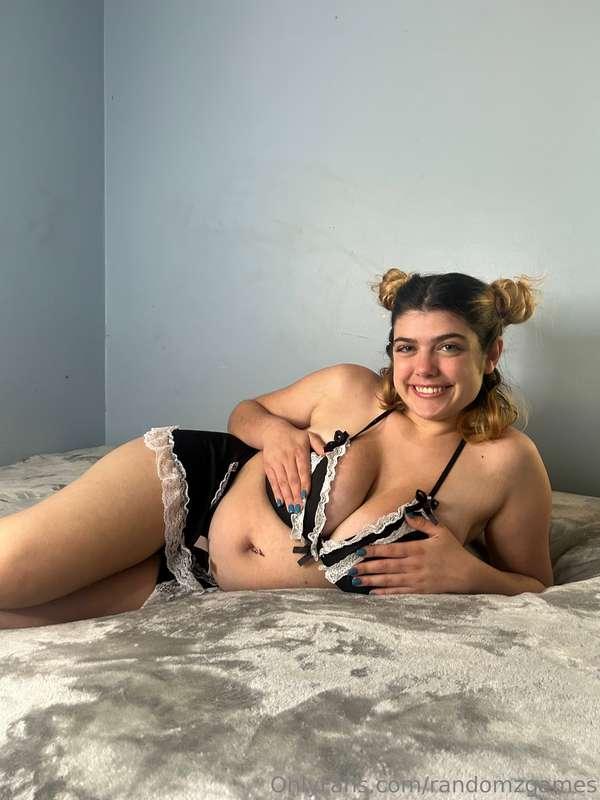 just a naughty maid waiting for her next mess to clean up 😇🧹..