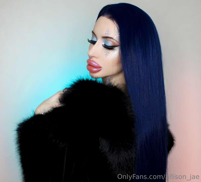 What hair color will be next? I have a lot of wigs in my col..
