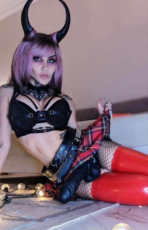 At the appointed time, you came to me.💗
I met you sitting on the couch.😇
I noticed right away how you looked at my hips peeking out from under a short skirt. 😏
And also my big strapon...😈🔥



#bdsm #dominance #strapon #anal #humiliation #punishment #femdom #mistress #goddess #fyp