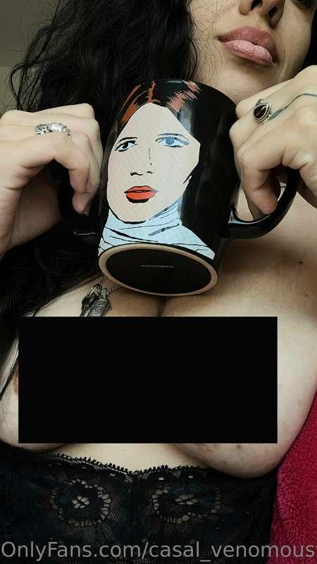 Coffee and Tits.☕(o)(o)
The best way to start the weekend!