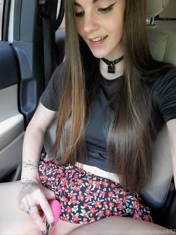 Come kill some time with me in the car😏