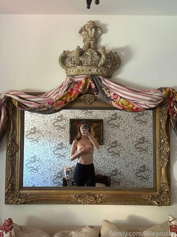 Soo close to our tip goal with uncrossing arms 👀 I don’t do nudity just a reminder so I will do pasties! Hehe