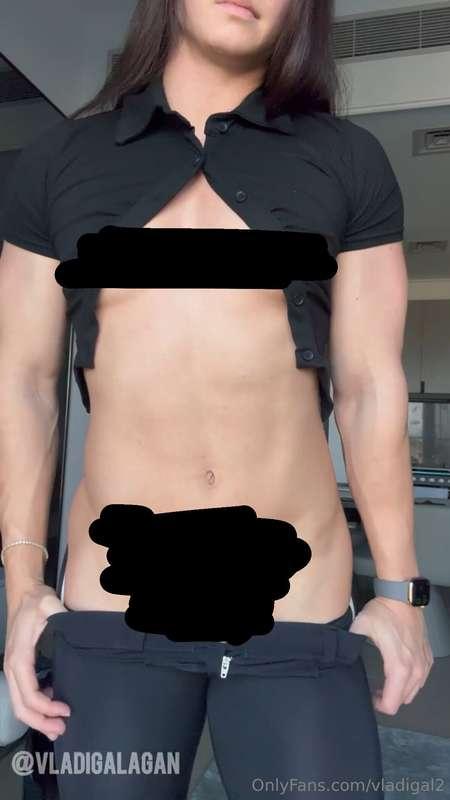 who can help me to take my pants off completely?👅 P.S. I pro..