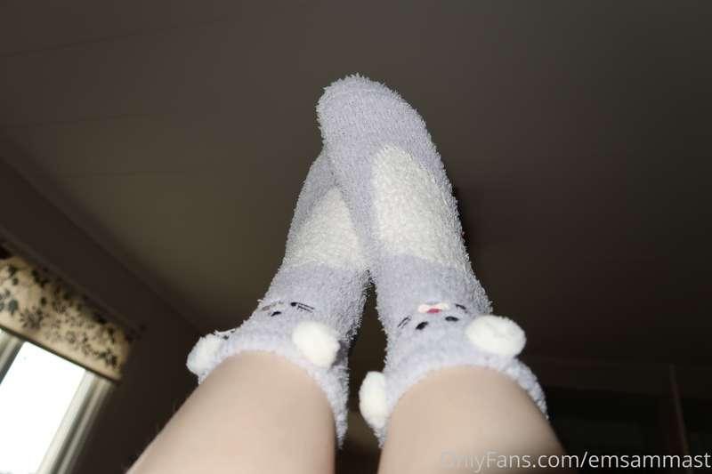 Fluffy socks <3