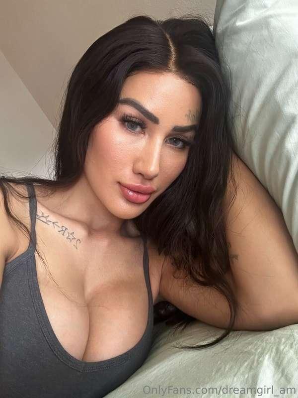 Am I too hot to handle? What do you think? 😈