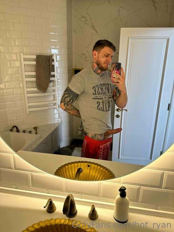 I'm bored, do you want to talk to me? 🥵💦