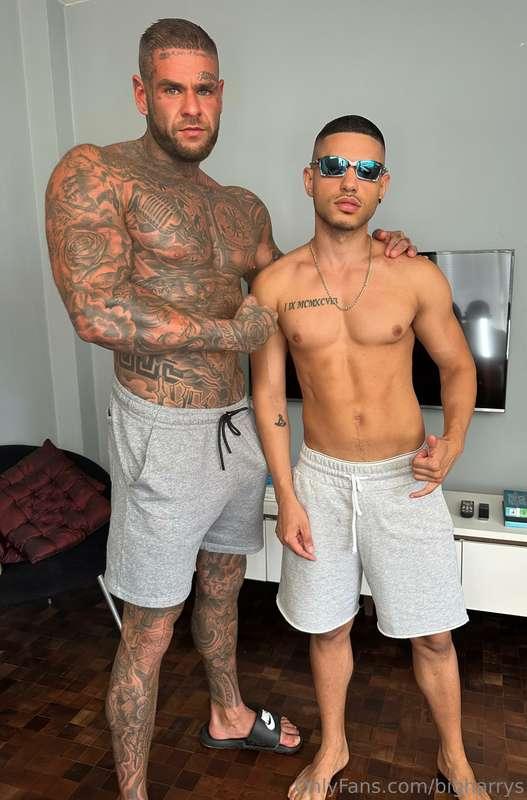 Just had my mate come round and suck my big fat cock.. he be..