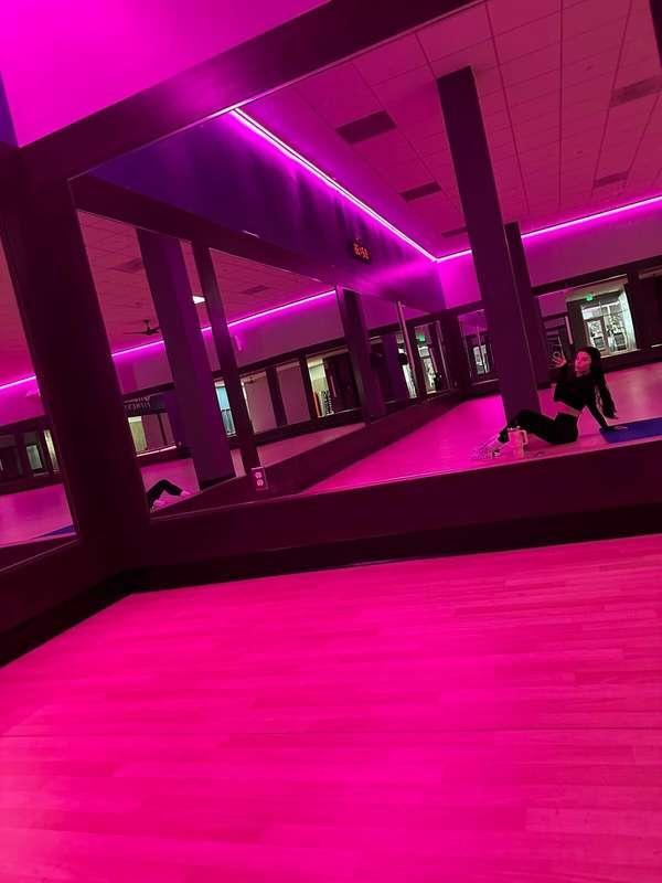 The gym is ready for VDay 🥰