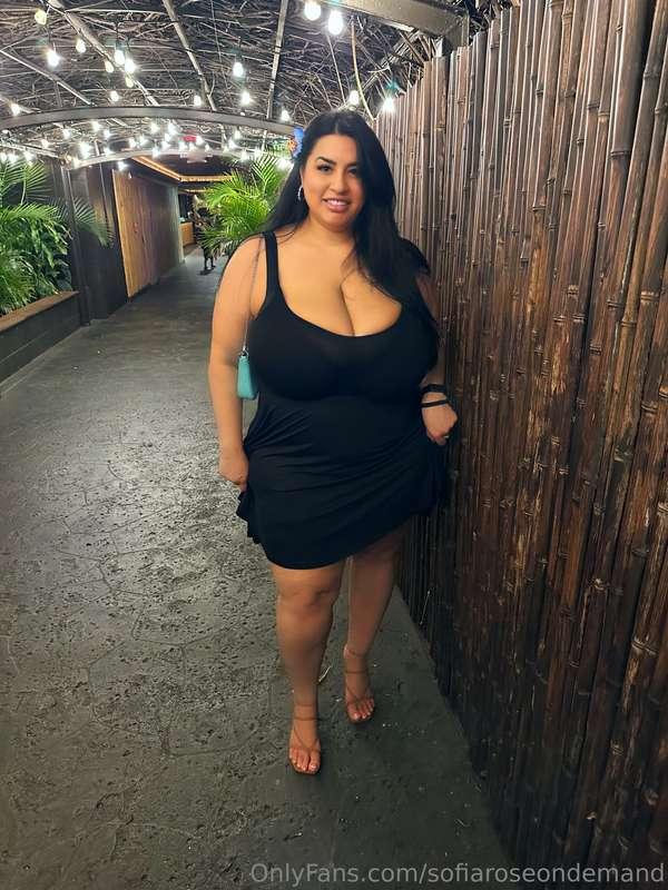 Would you bite or nibble?😋