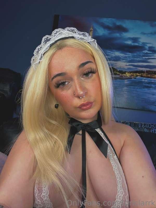 Would you let me cum help you? 🥰🧹🍑💦💦