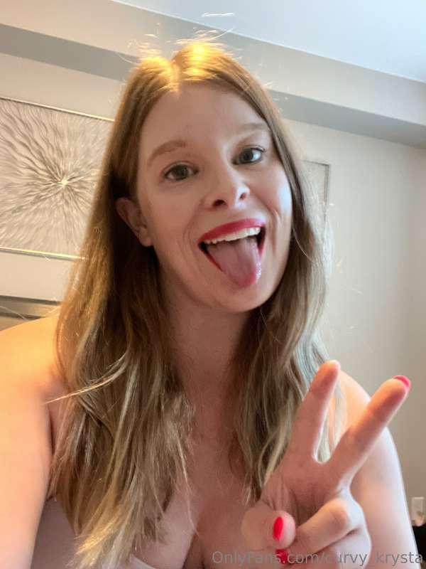 up for some fun daddy?👅