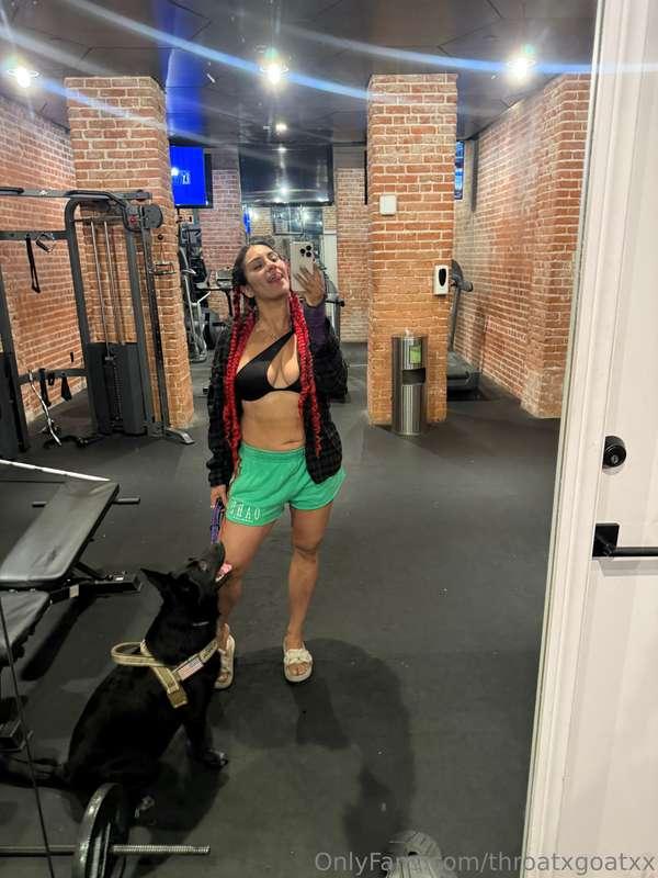 throatxgoatxx image #0