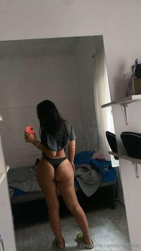 Always trust someone that likes big butts, they cannot lie.🤭