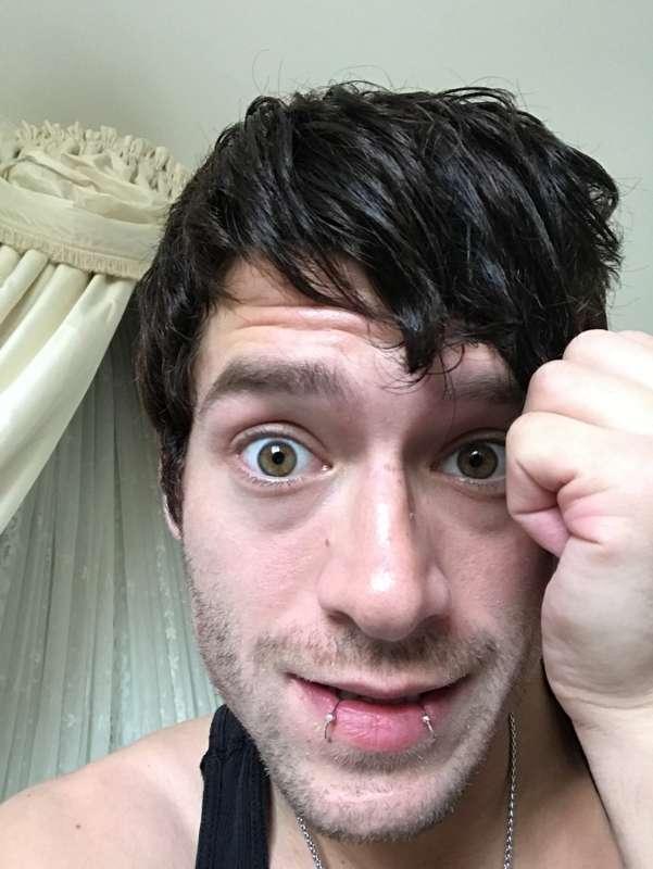 Black hair... hmmmm something is coming....