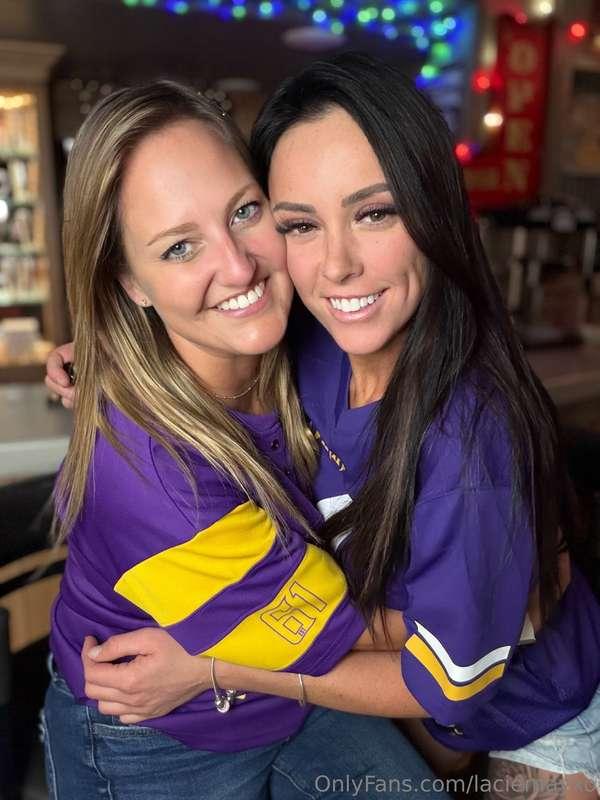 Sunday football 🏈 @6pearsofficial 