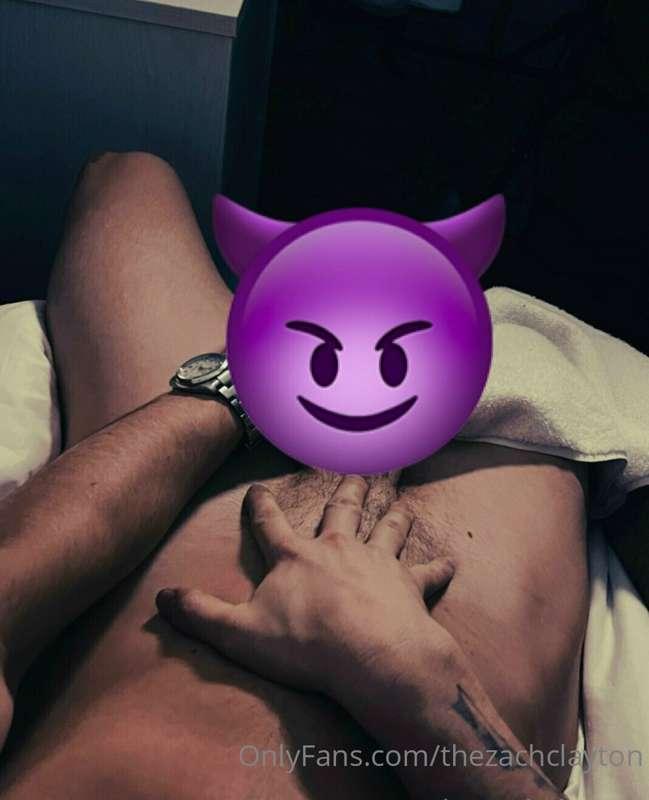 Saturday nite dick check 🍆👀