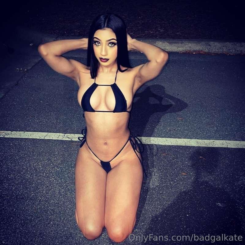 goth baddie 🖤