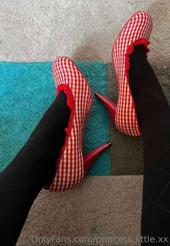 Do you like my new shoes? Xx
