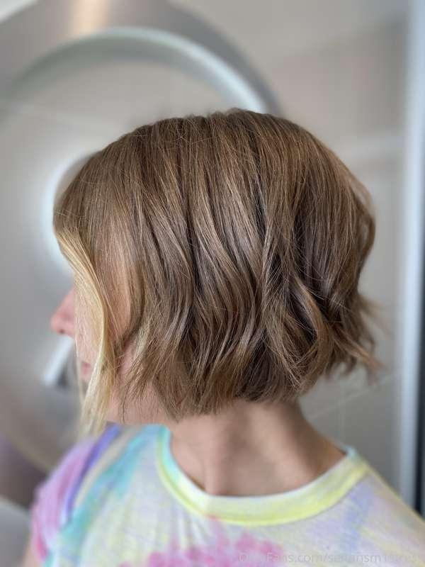 Textured bobs are soooo sexy especially in The summer! Perfe..