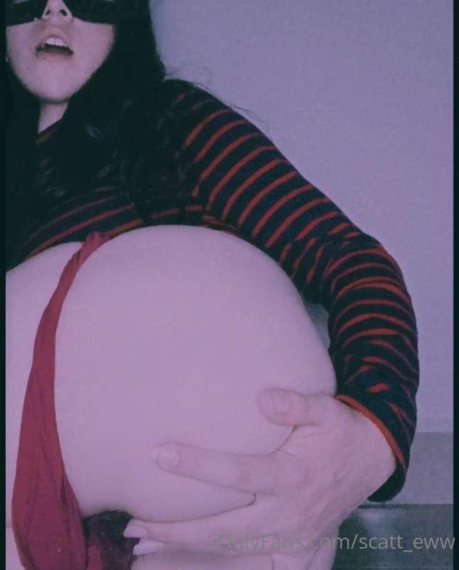 Does this make you hot? 🖤😏